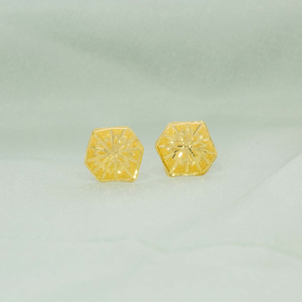 Excellent Shining 22kt Gold Stud Earrings-222129